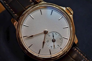 南昌江诗丹顿表冠掉了进水维修